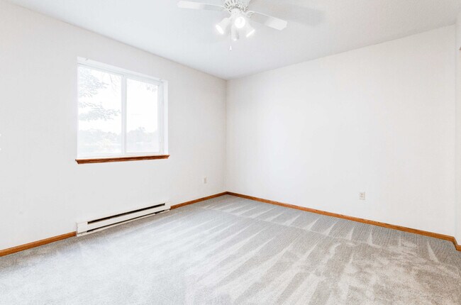 Habitación - Lake Pointe Apartment Homes