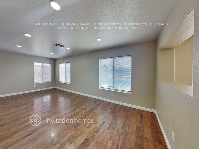 Foto del edificio - 1448 Rd Runner Ln