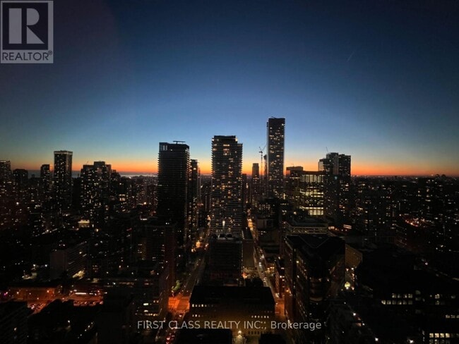 Building Photo - 110 Charles St E