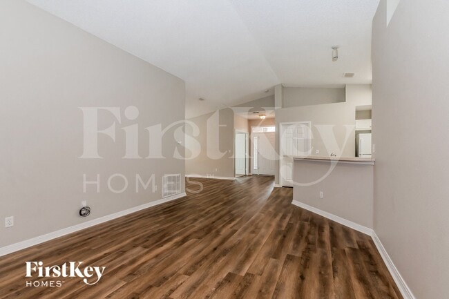 Building Photo - 7354 Ironside Dr N