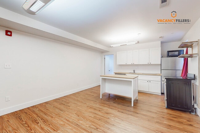 Building Photo - FREE PARKING! 1 bed in Mount Vernon w/free...