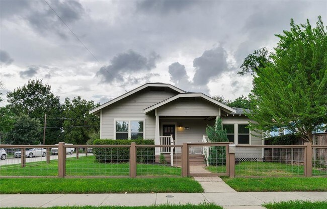 Building Photo - 1301 Enid St