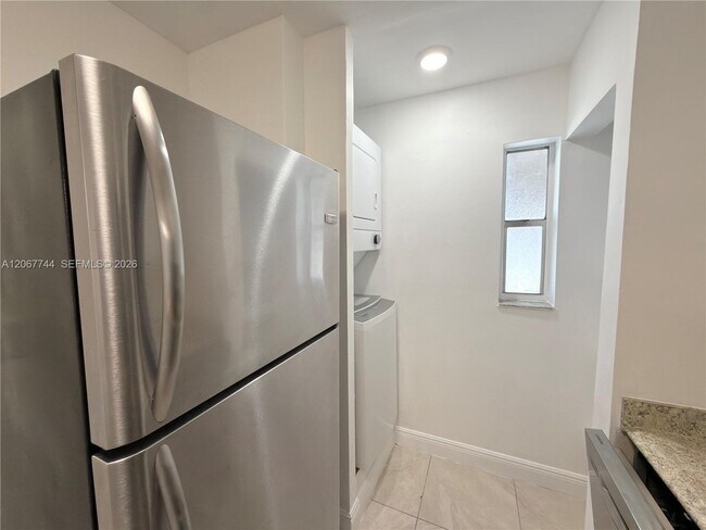 Building Photo - 7801 S Colony Cir