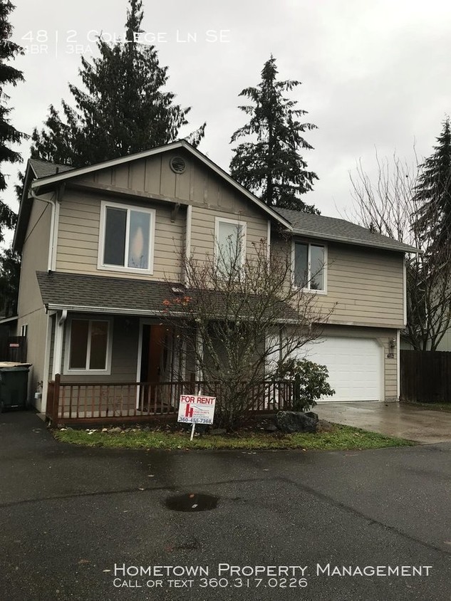 Primary Photo - Spacious 4 Bedroom Home in Lacey!