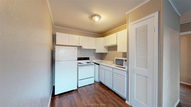 Foto del edificio - 204 Lynn Dr