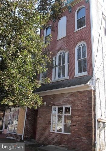 Primary Photo - 16 E Broad St