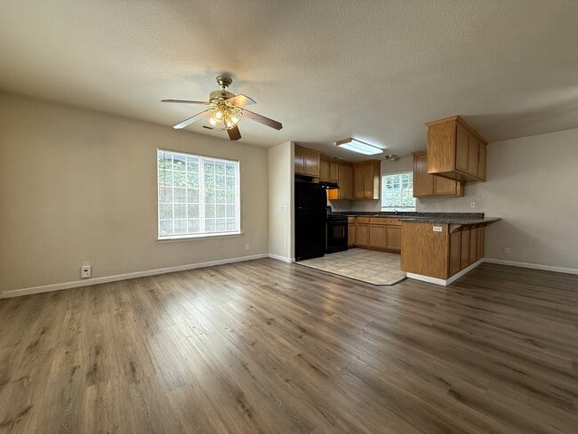 Foto del edificio - 592 E 5th Ave