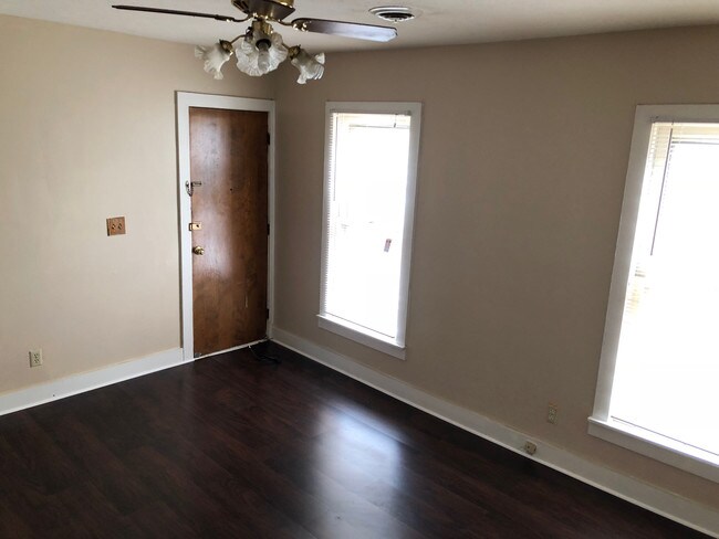 Building Photo - 2809 Archwood Ave