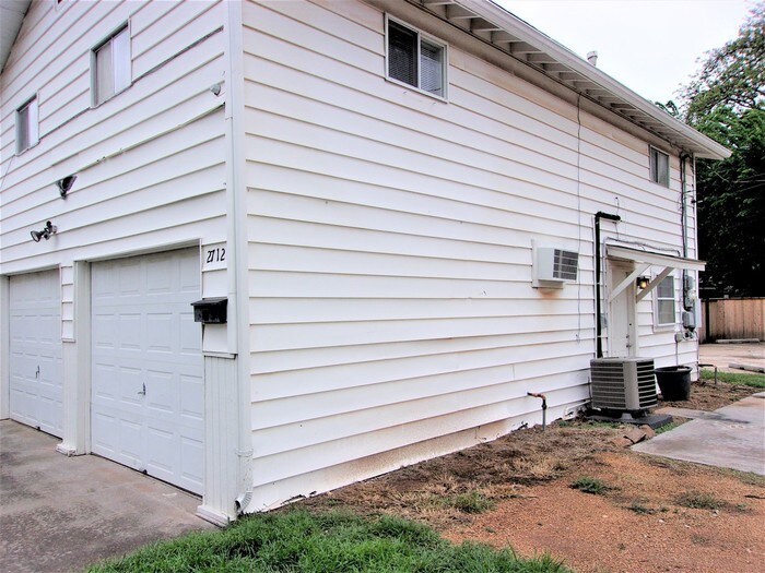 Foto principal - 2712 N Walker Ave
