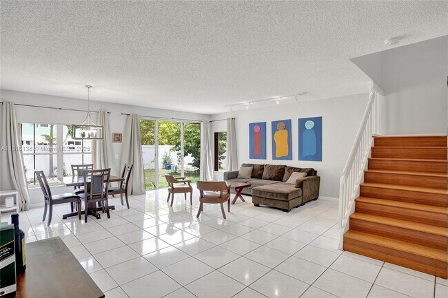Foto del edificio - 20727 NW 1st St