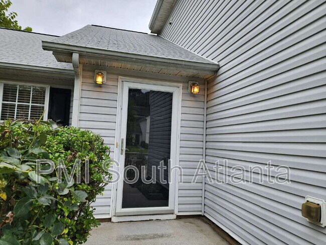 Foto del edificio - 1219 Quail Hunt Dr