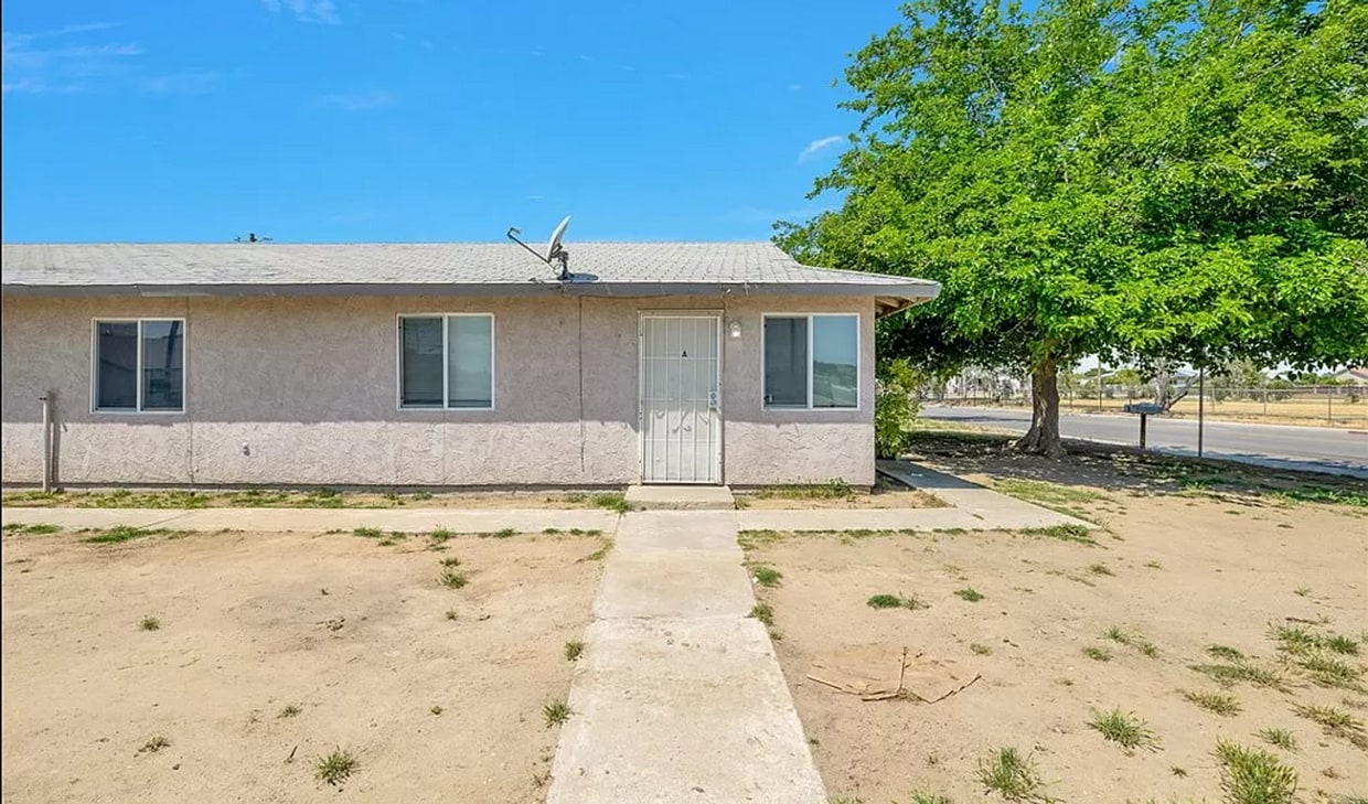 1309 E Planz Rd Unit A, Bakersfield, CA 93307 Room for Rent in