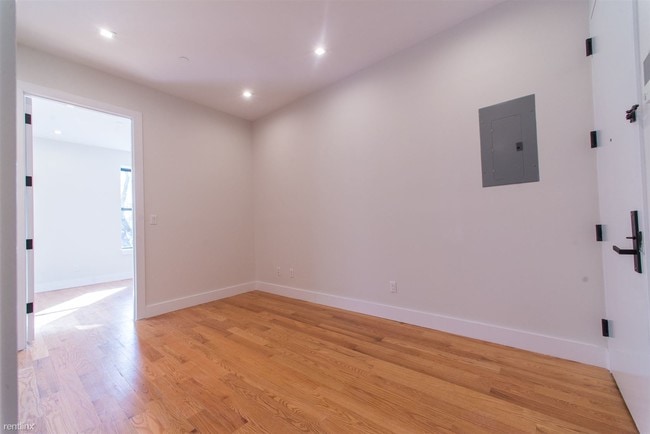 Building Photo - 2 br, 1 bath Apartment - 235 S 4th St 3A