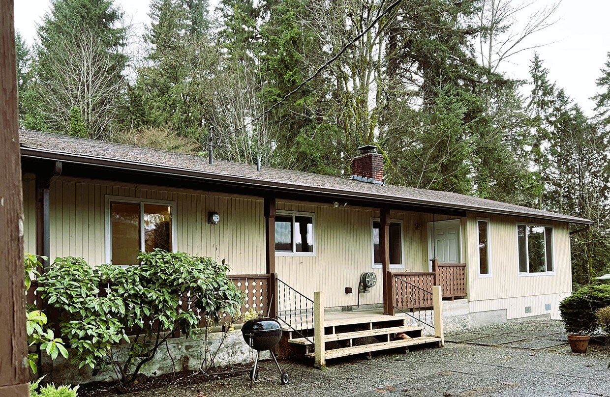 Primary Photo - 795 Wildwood Blvd SW