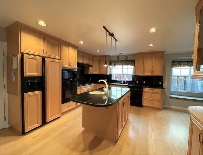 Building Photo - 6815 Devon Way