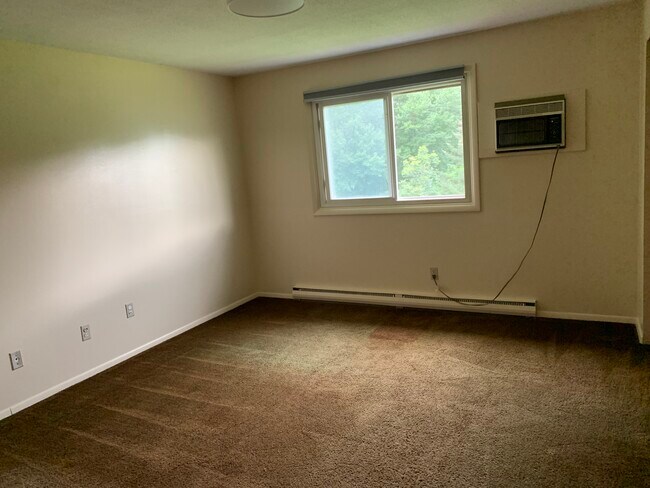 Building Photo - 213 Baxter Rd