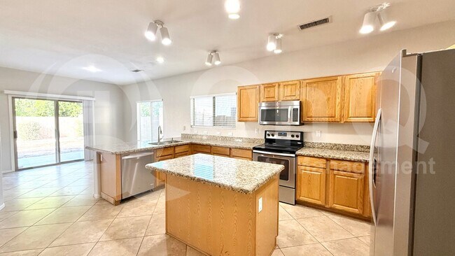Building Photo - 1122 W Wildhorse Dr