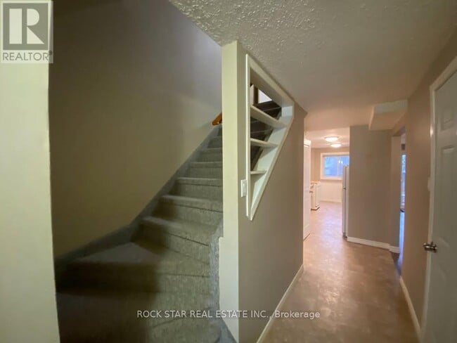 Photo du bâtiment - 62 Corbett Dr