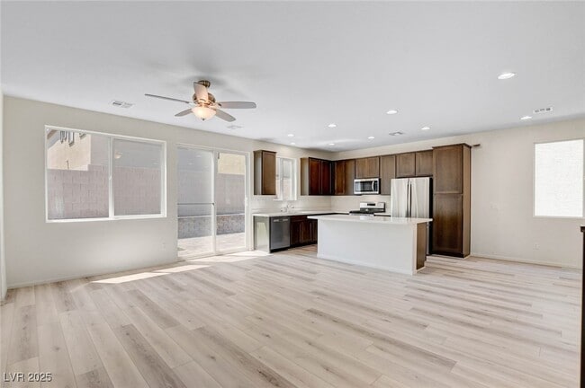 Foto del edificio - 8929 Pebble Sand St