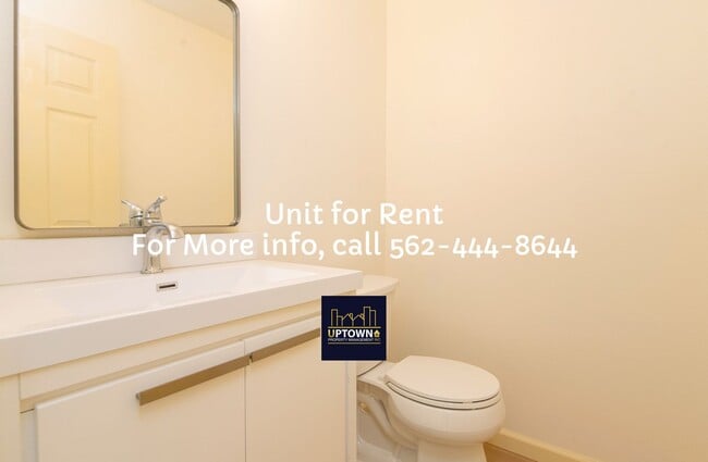 Building Photo - Townhome - 3 Bedrooms-2.5 Baths - Los Angeles -