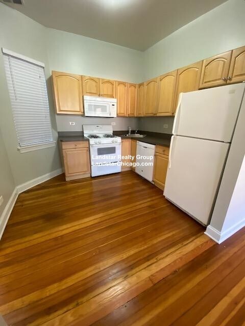 Foto del edificio - 3155 N Leavitt St
