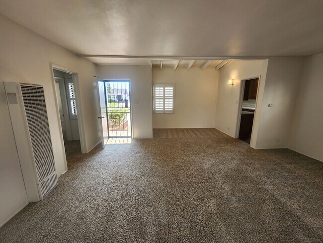 Building Photo - Beautiful 3B/1.5Bath Home in Gardena: $3,8...