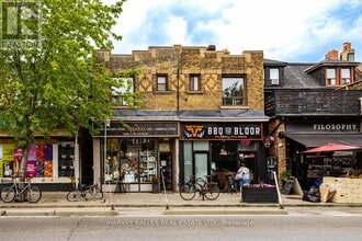 Building Photo - 916 Bloor St W