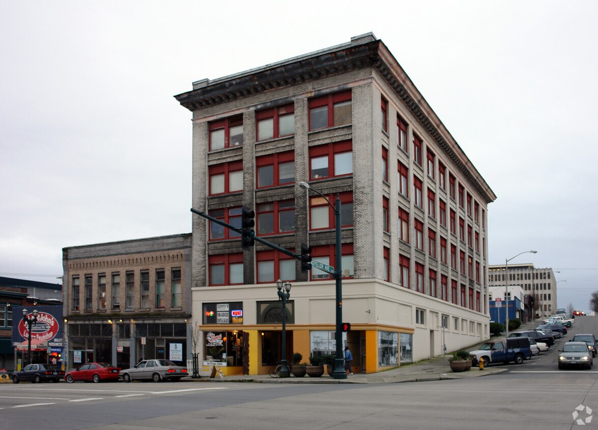 Building Photo - 1800-1804 Hewitt Ave