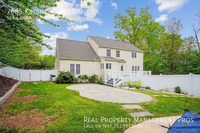 Building Photo - 7685 Knightshayes Dr