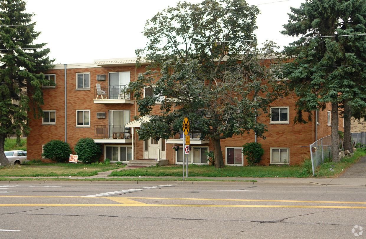 Primary Photo - 112 Larpenteur Ave W