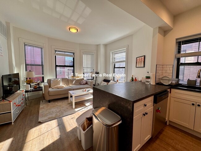 Foto del edificio - 1510 Tremont St