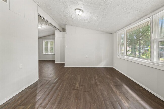 Foto del edificio - 2967 Wallace Ave