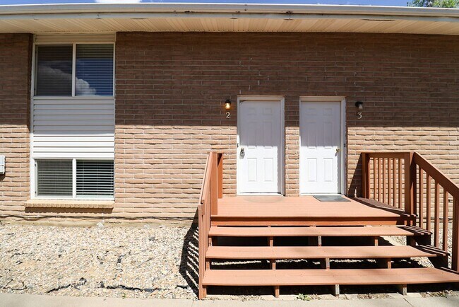 Foto del edificio - 1488 E 8th St