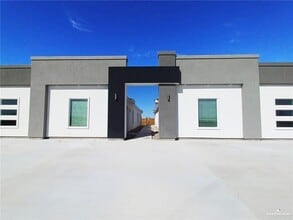 Building Photo - 3308 Wolf Crk Ave