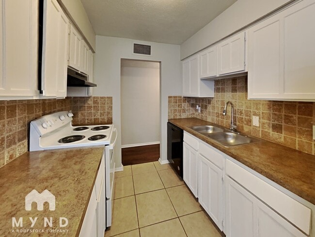 Building Photo - 7145 Romford Way
