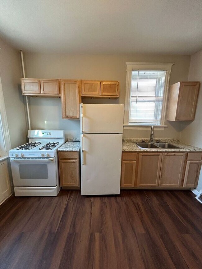 Foto del edificio - 4258-4260 Farlin Ave