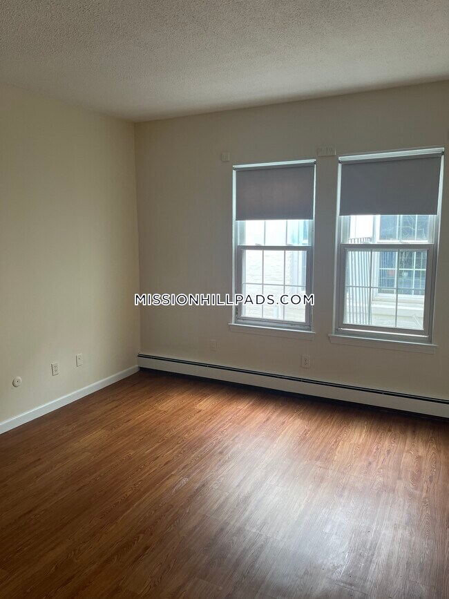 Building Photo - 62 S Huntington Ave