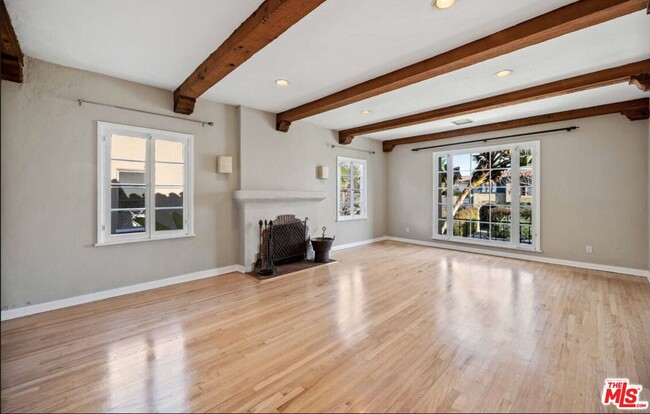 Foto del edificio - 1217 Stearns Dr