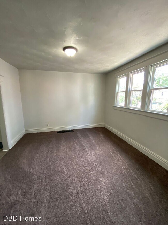 Building Photo - 3 br, 1 bath House - 711 Guildford Ave
