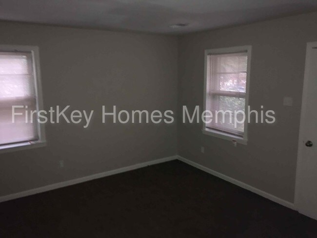 Building Photo - 4637 Applegate Rd