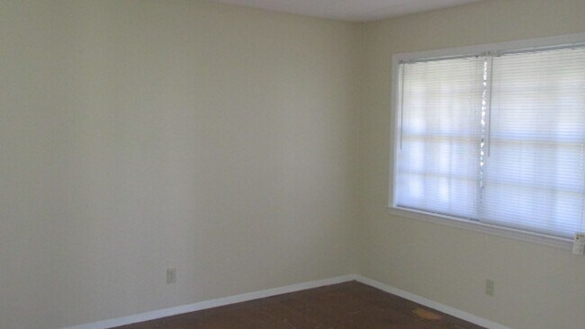 Foto del edificio - 4372 Deerland St