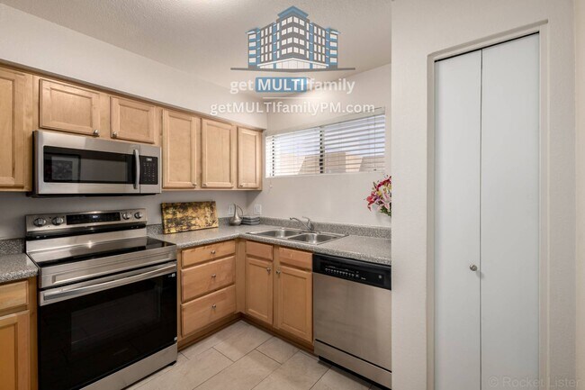 Building Photo - 11640 N 51st Ave
