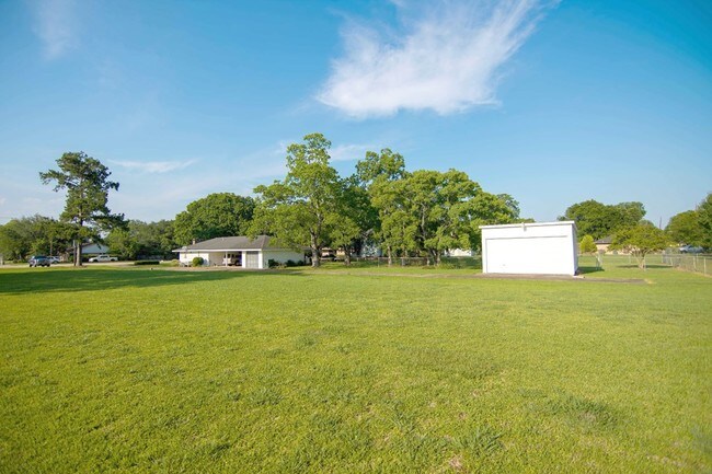 Building Photo - 7945 TX-105