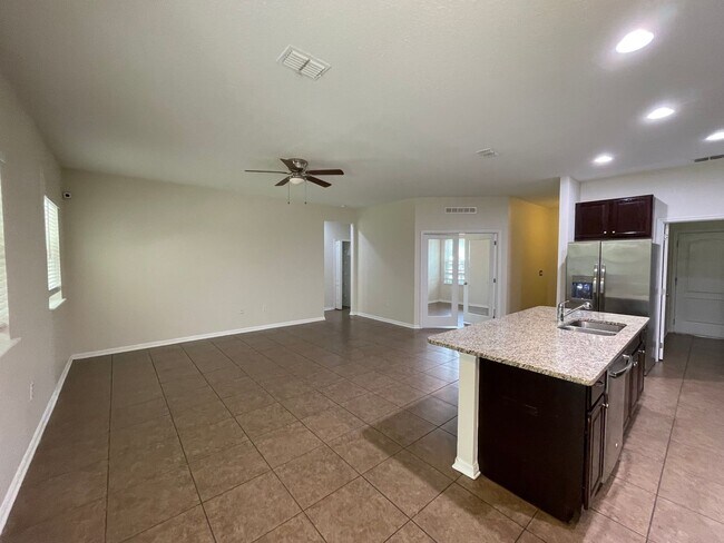 Foto del edificio - BEAUTIFUL 3 bedroom 2 bathroom Home in Nor...