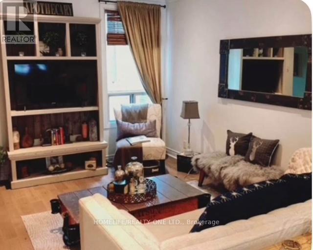 Photo du bâtiment - 128 Carlaw Ave