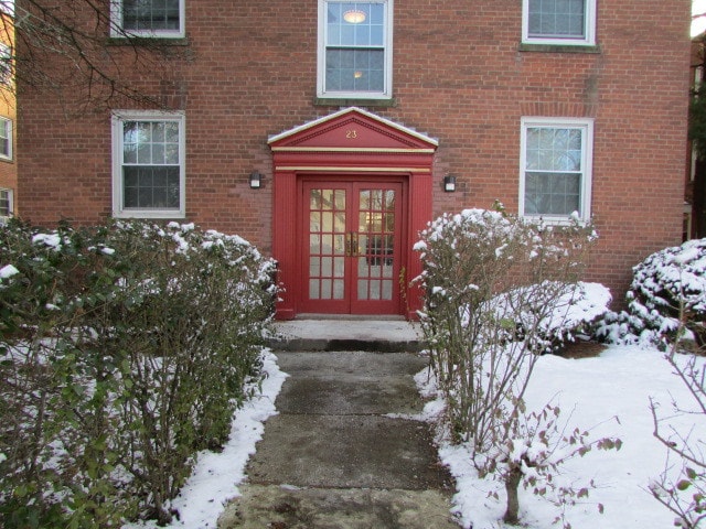 Primary Photo - 23 Chapman St
