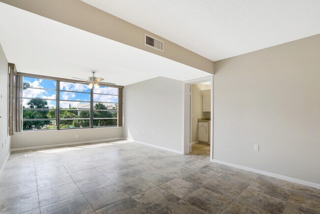 Foto del edificio - 3636 Whitehall Dr