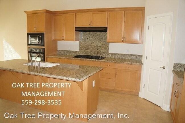 Foto del edificio - 3 br, 2 bath House - 1875 E. Warwick Avenue