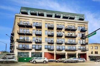 Building Photo - 1645 W Ogden Ave