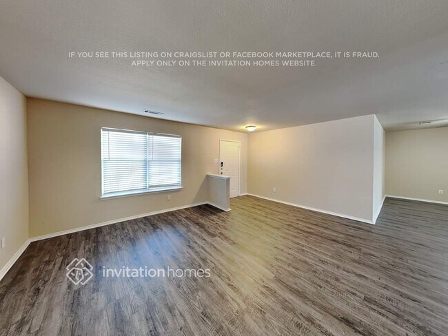 Foto del edificio - 5028 Raymond Dr